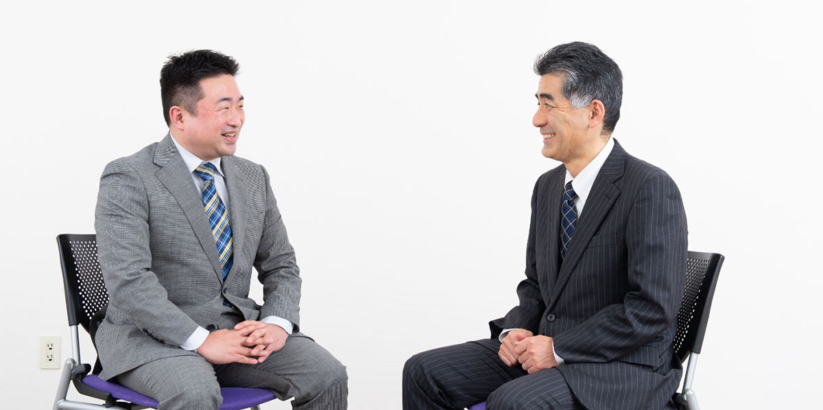 チームメンバー（左から）：M.K（営業）S.S（営業）